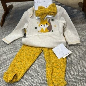 NWT fall fox print  long sleeve onesie  footed pants and headband layette‎ 9 mos